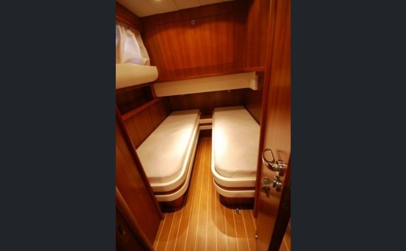 Cayman 38 WA Walkaround-kuva-4